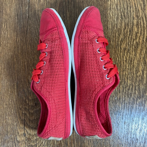 Converse CTAS Lightweight Red Mesh Womens Size 7 - Picture 6 of 11